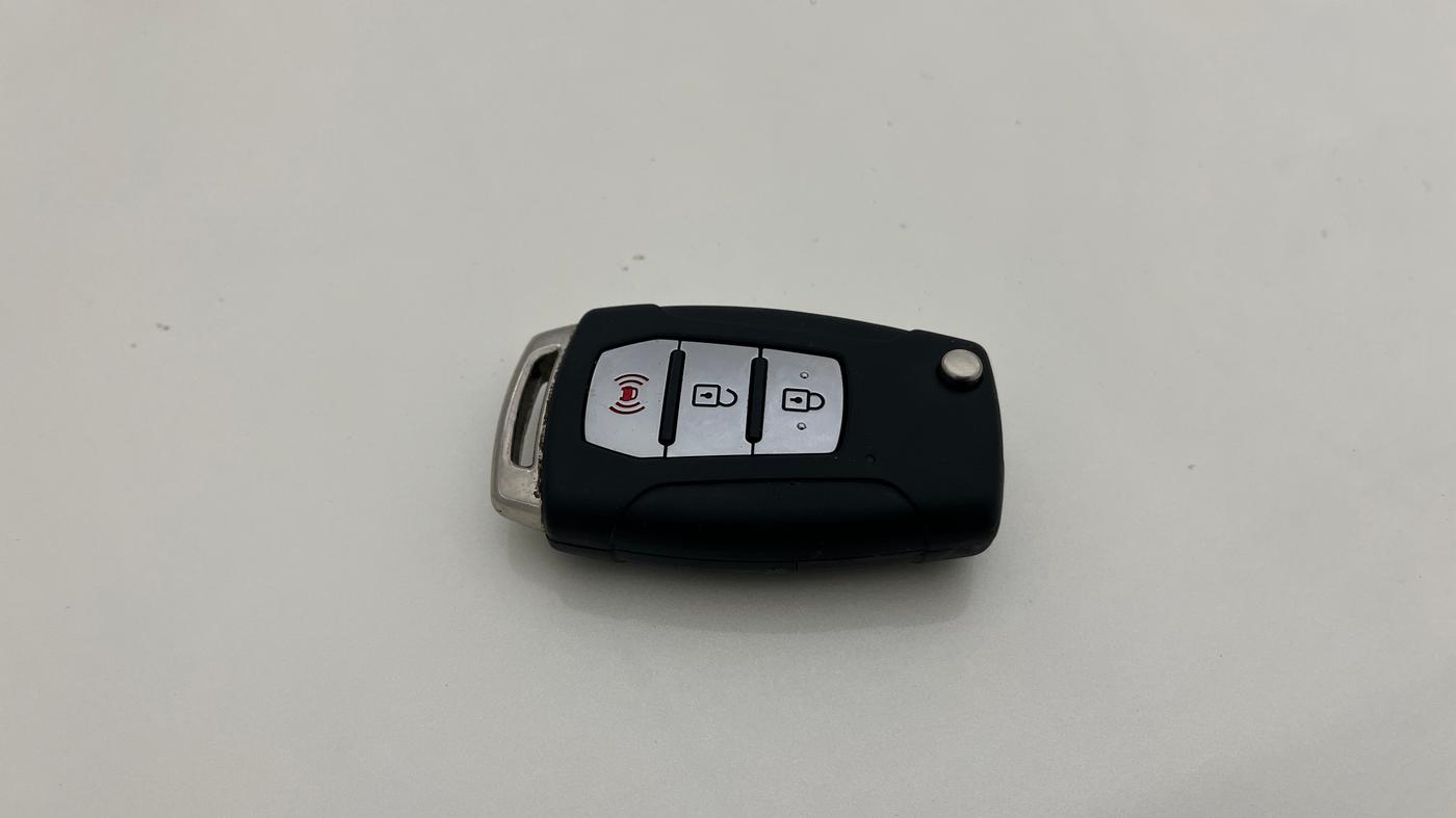 2019 Mahindra XUV300 W8 1.5 DIESEL AMT, Diesel, Automatic, 70,236 km, Key Close Up