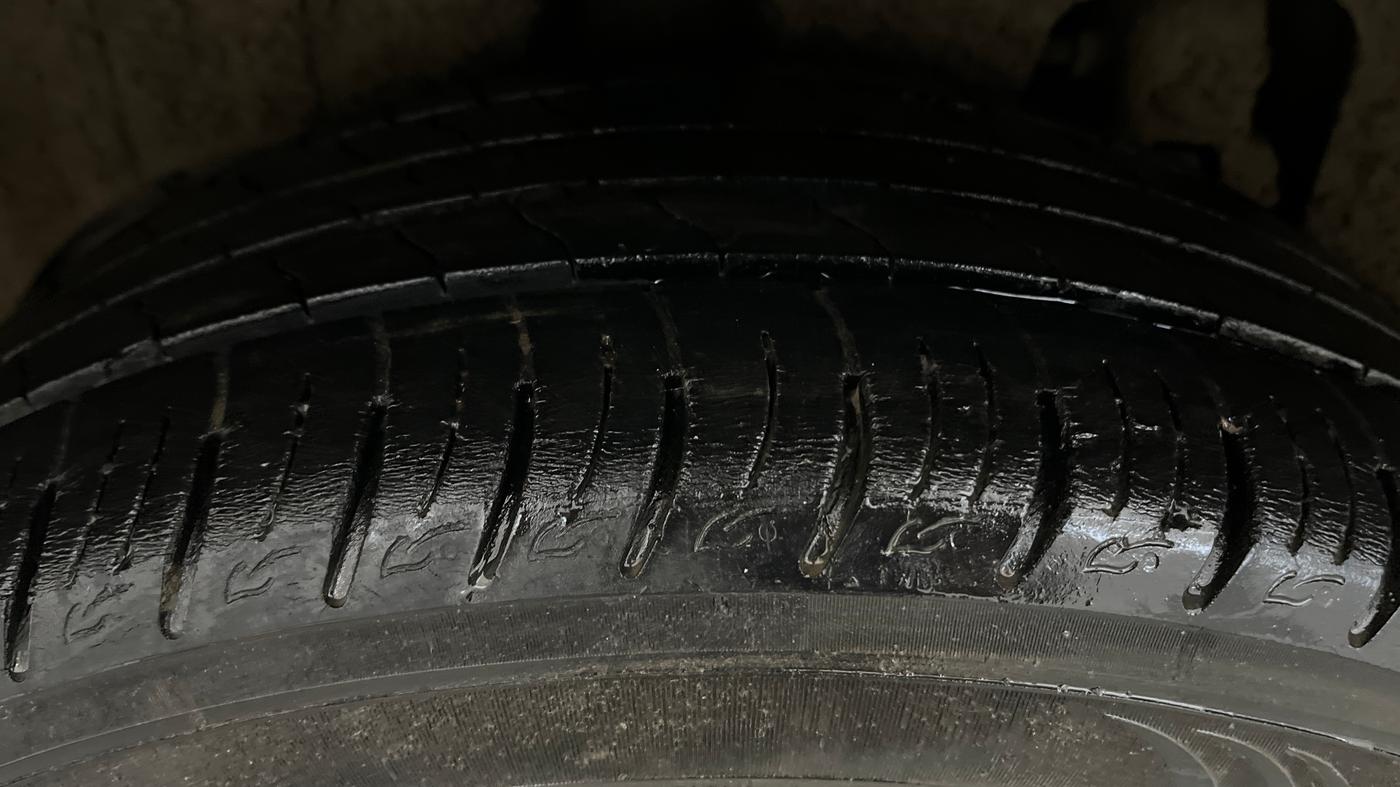 2019 Mahindra XUV300 W8 1.5 DIESEL AMT, Diesel, Automatic, 70,236 km, Right Rear Tyre Tread