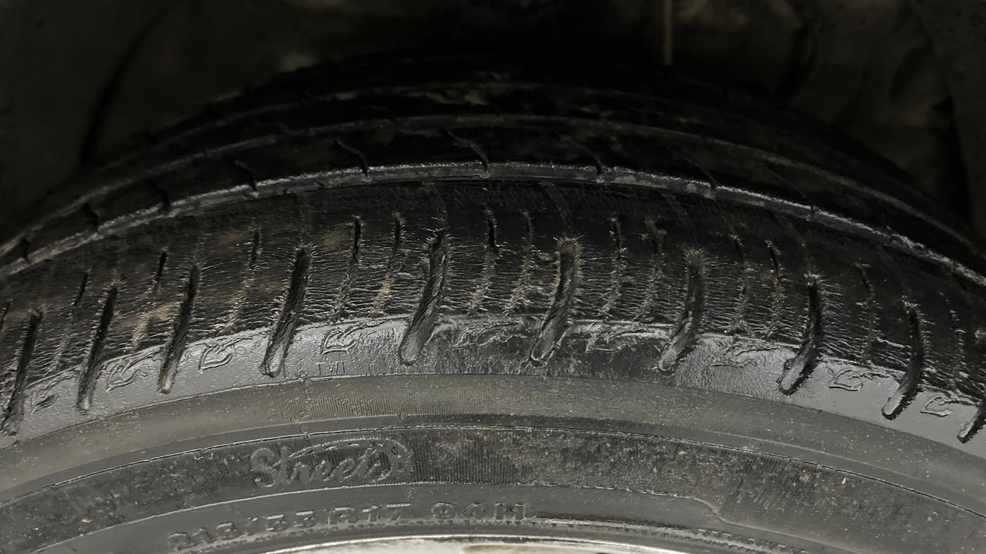 2019 Mahindra XUV300 W8 1.5 DIESEL AMT, Diesel, Automatic, 70,236 km, Right Front Tyre Tread