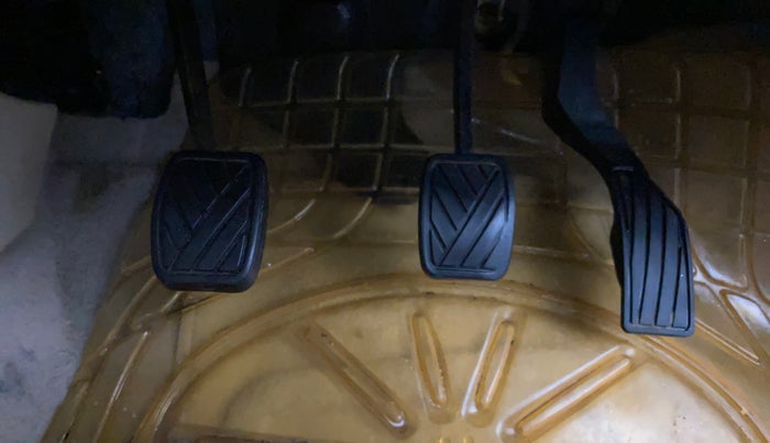 2016 Maruti Swift Dzire VXI, Petrol, Manual, 99,134 km, Pedals