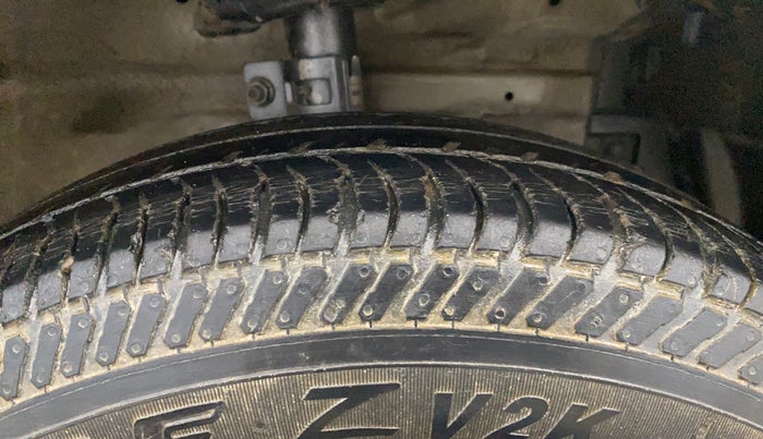 2016 Maruti Swift Dzire VXI, Petrol, Manual, 99,134 km, Right Front Tyre Tread