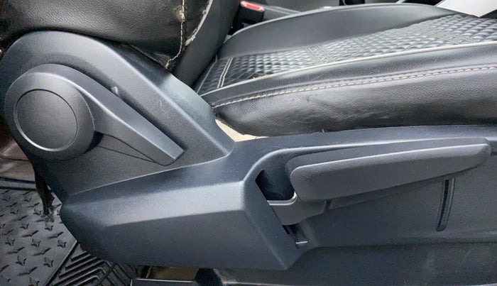2020 Tata ALTROZ XZ 1.2, Petrol, Manual, 22,166 km, Driver Side Adjustment Panel