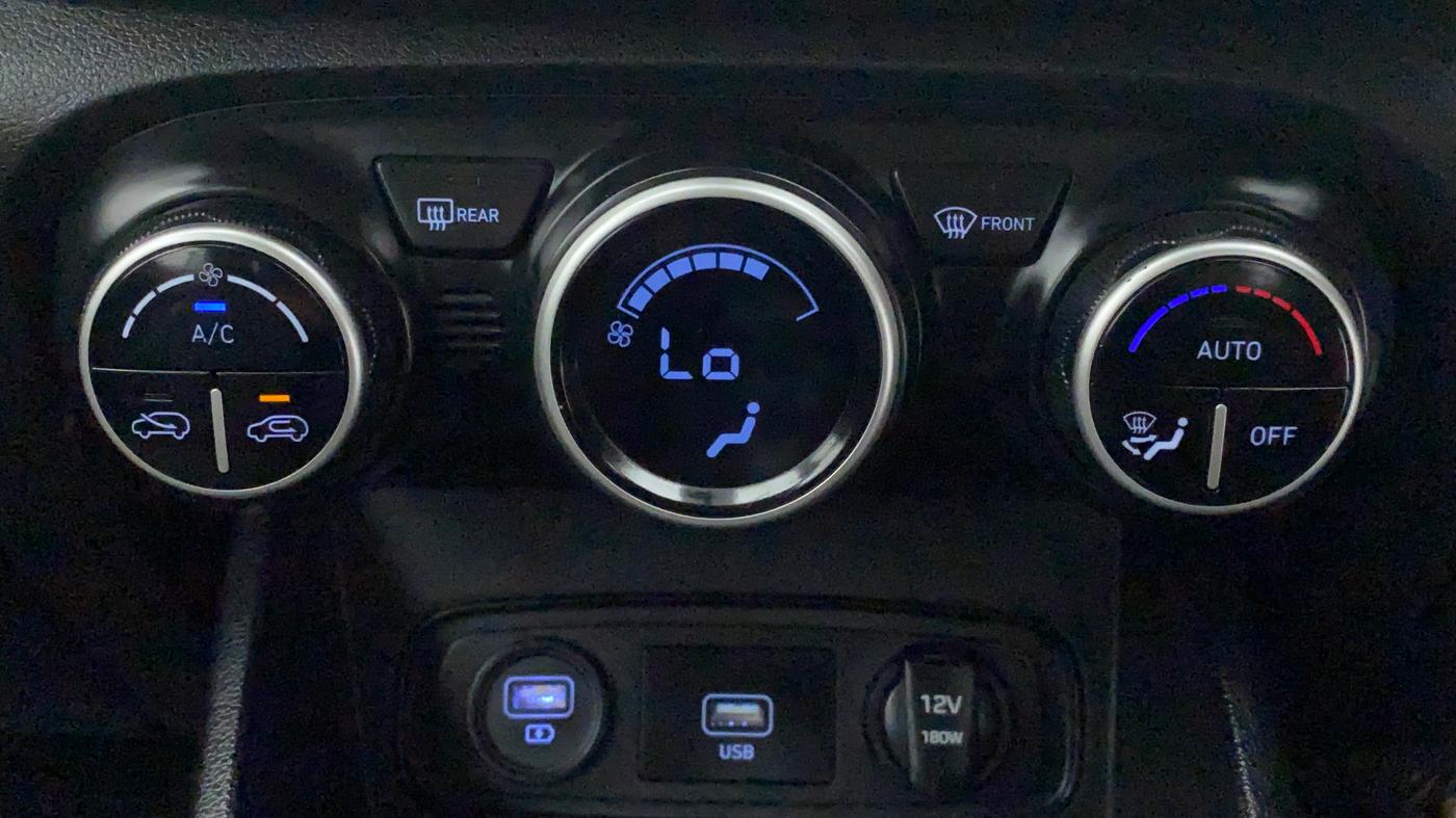 2019 Hyundai VENUE 1.0L Turbo GDI SX(O) MT, Petrol, Manual, 28,993 km, Automatic Climate Control