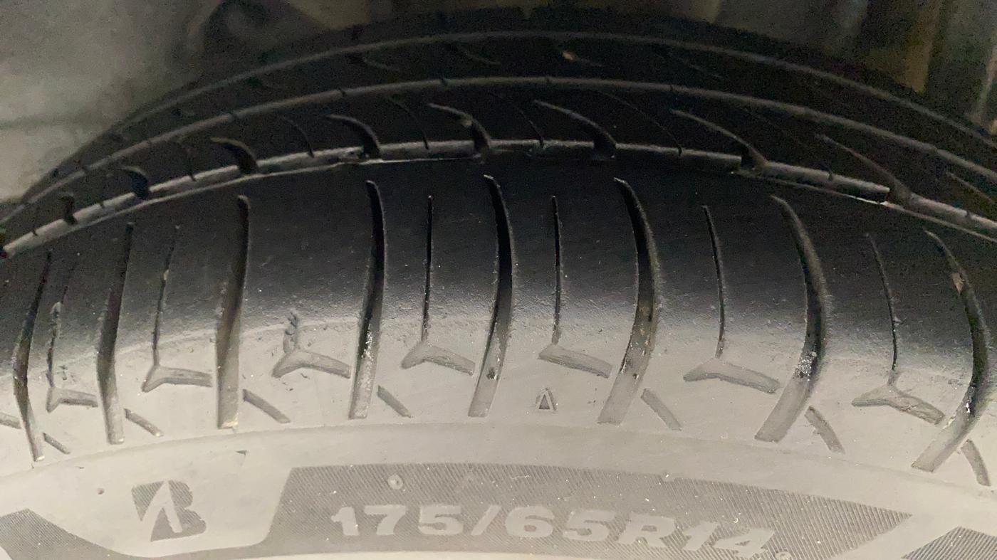 2017 Tata Tiago XZ PETROL, Petrol, Manual, 76,571 km, Left Rear Tyre Tread