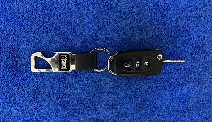 2017 Tata Tiago XZ PETROL, Petrol, Manual, 76,571 km, Key Close Up