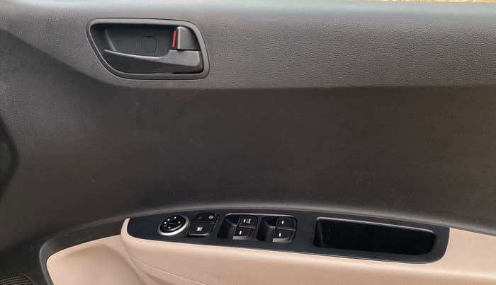 2015 Hyundai Grand i10 MAGNA 1.2 KAPPA VTVT, Petrol, Manual, 35,160 km, Driver Side Door Panels Control