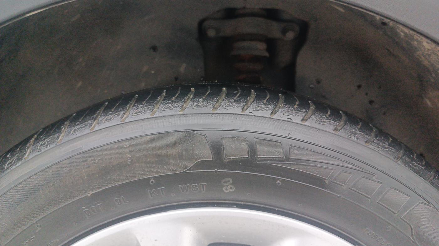 2016 Hyundai Creta SX PLUS AT 1.6 PETROL, Petrol, Automatic, 1,13,482 km, Left Rear Tyre Tread