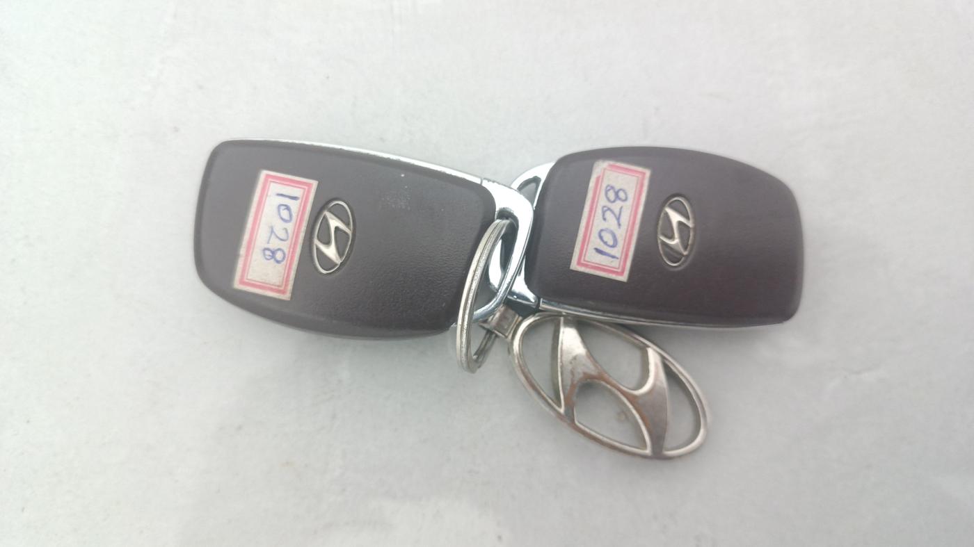 2016 Hyundai Creta SX PLUS AT 1.6 PETROL, Petrol, Automatic, 1,13,482 km, Key Close Up