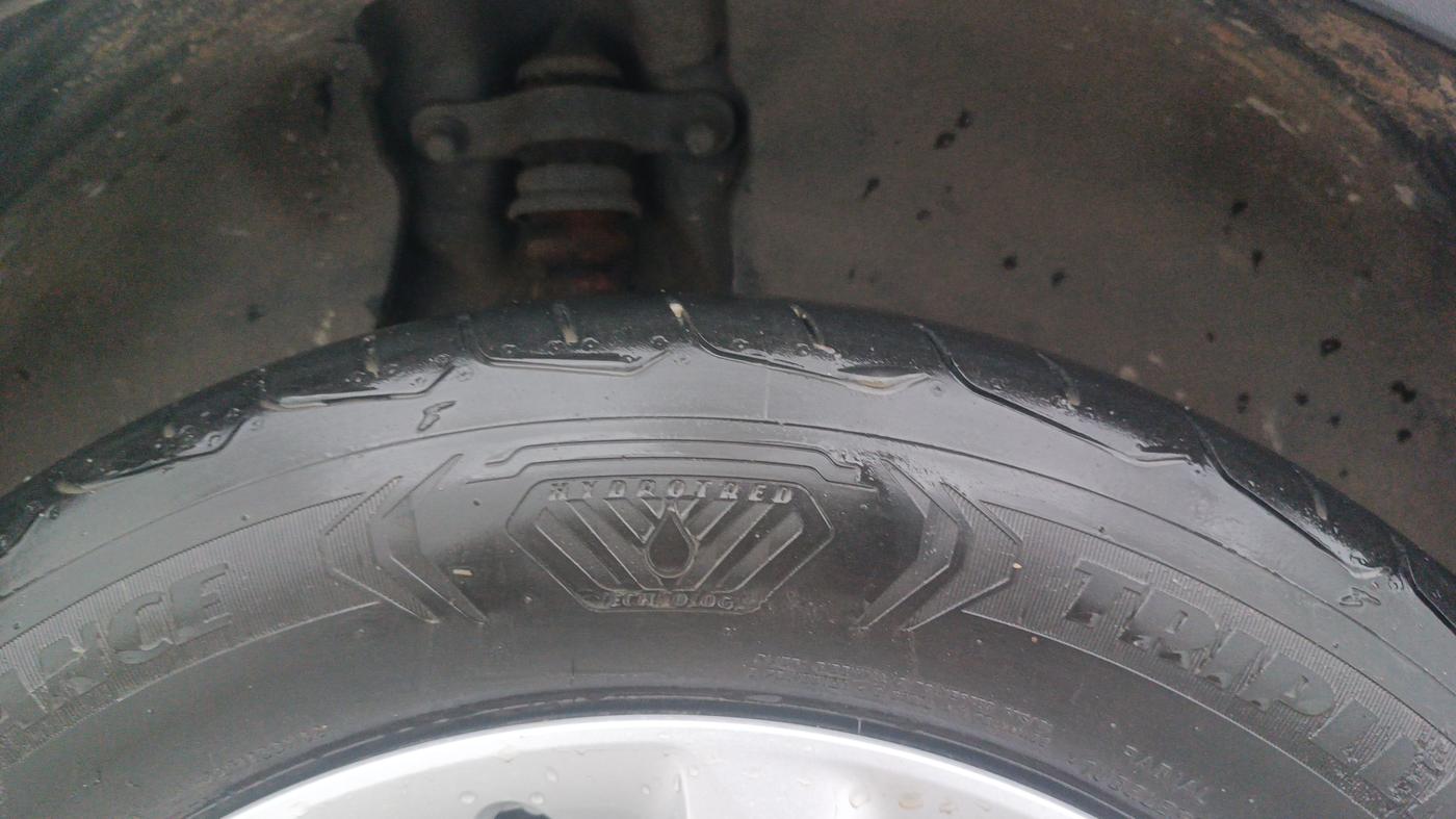 2016 Hyundai Creta SX PLUS AT 1.6 PETROL, Petrol, Automatic, 1,13,482 km, Right Rear Tyre Tread