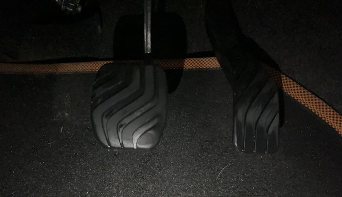 2018 Renault Kwid CLIMBER 1.0 AMT, Petrol, Automatic, 49,245 km, Pedals