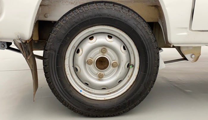 2017 Maruti Omni 5 STR, Petrol, Manual, 66,195 km, Right Rear Wheel