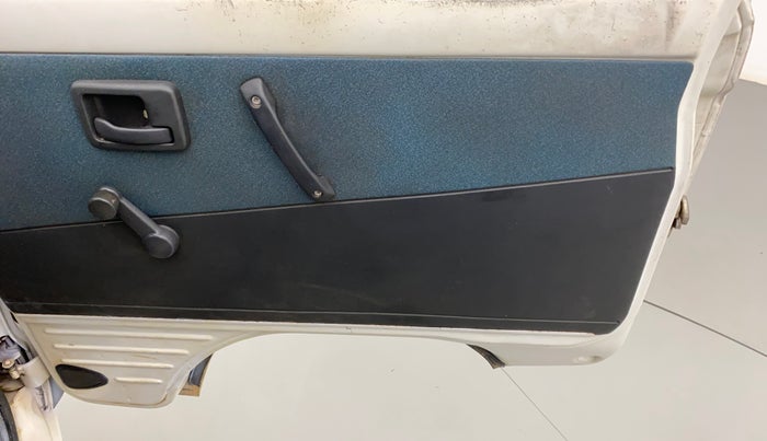 2017 Maruti Omni 5 STR, Petrol, Manual, 66,195 km, Driver Side Door Panels Control