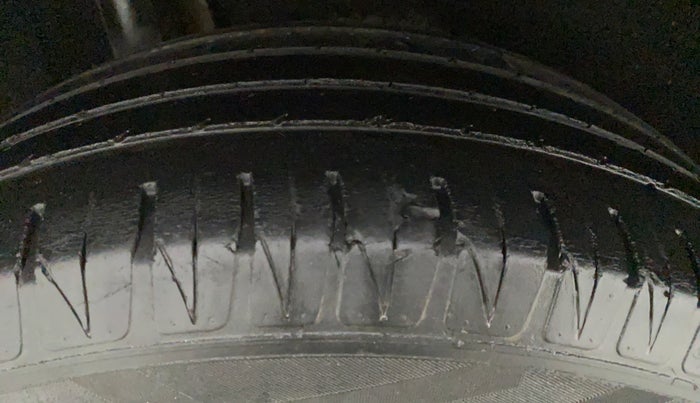 2018 Maruti Vitara Brezza ZDI, Diesel, Manual, 63,812 km, Left Rear Tyre Tread