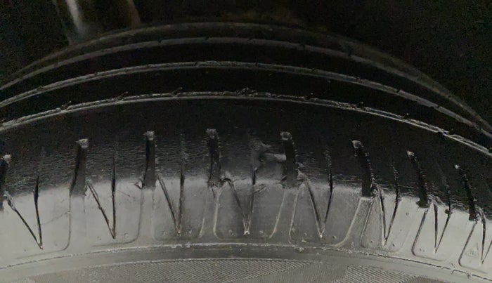 2018 Maruti Vitara Brezza ZDI, Diesel, Manual, 63,812 km, Right Front Tyre Tread