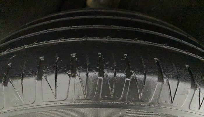 2018 Maruti Vitara Brezza ZDI, Diesel, Manual, 63,812 km, Right Rear Tyre Tread