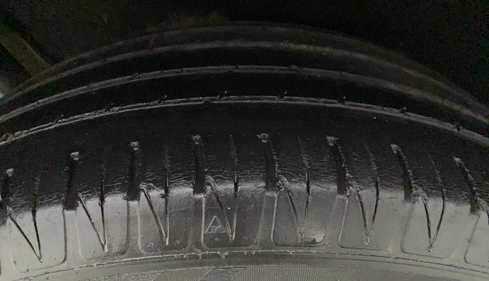 2018 Maruti Vitara Brezza ZDI, Diesel, Manual, 63,812 km, Left Front Tyre Tread