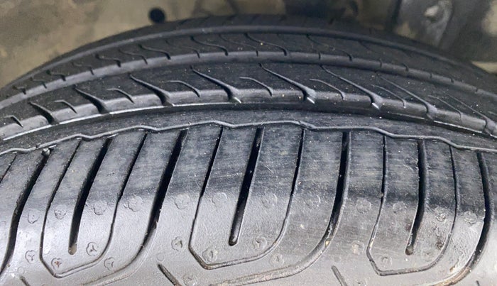 2017 Honda City V MT PETROL, Petrol, Manual, 62,212 km, Right Front Tyre Tread