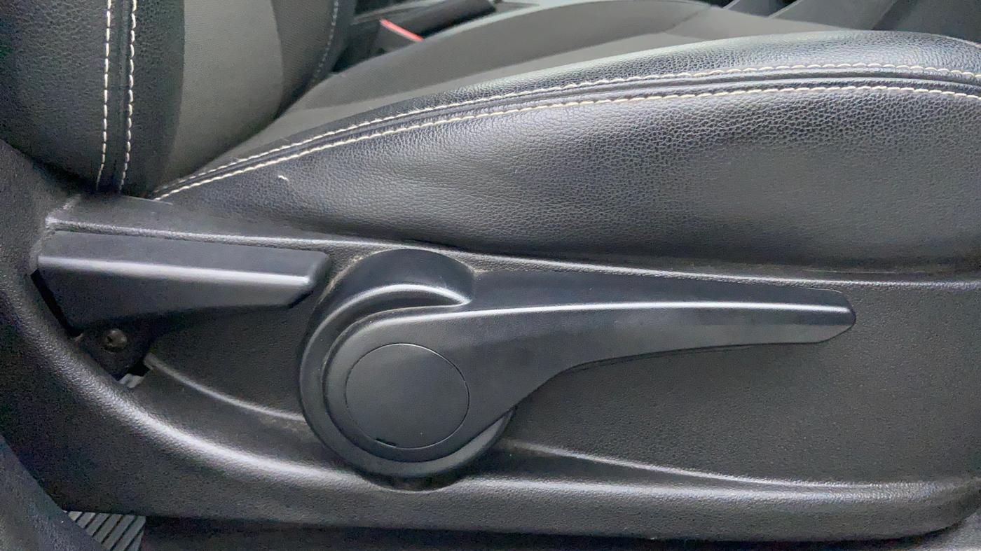 2019 Tata TIGOR 1.2 XZA+ RTN, CNG, Automatic, 53,721 km, Driver Side Adjustment Panel