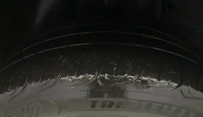 2022 Tata ALTROZ XZ PLUS DIESEL DARK EDITION, Diesel, Manual, 39,371 km, Right Rear Tyre Tread