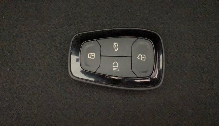 2022 Tata ALTROZ XZ PLUS DIESEL DARK EDITION, Diesel, Manual, 39,371 km, Key Close Up