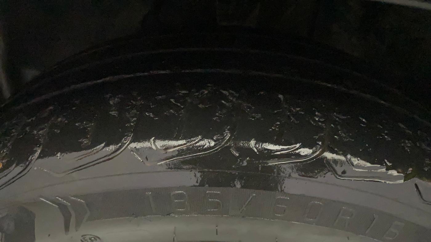 2022 Tata ALTROZ XZ PLUS DIESEL DARK EDITION, Diesel, Manual, 39,371 km, Left Front Tyre Tread