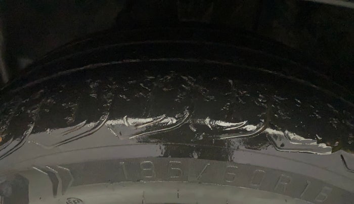 2022 Tata ALTROZ XZ PLUS DIESEL DARK EDITION, Diesel, Manual, 39,371 km, Left Front Tyre Tread