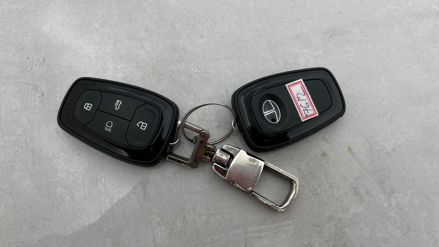 2022 Tata NEXON XZ PLUS PETROL, Petrol, Manual, 41,747 km, Key Close Up