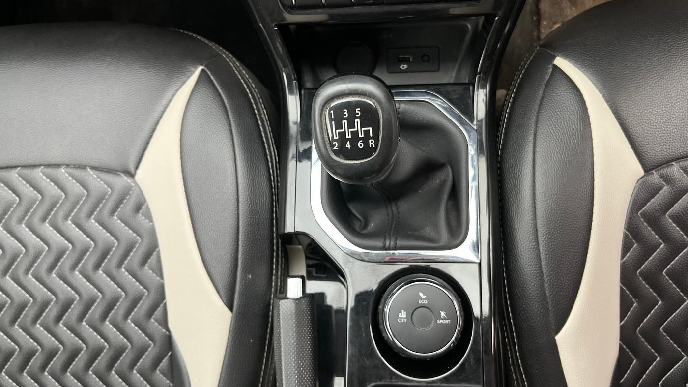 2022 Tata NEXON XZ PLUS PETROL, Petrol, Manual, 41,747 km, Gear Lever