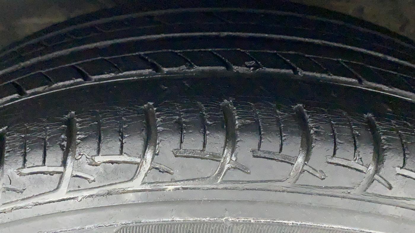 2016 Maruti Baleno SIGMA PETROL 1.2, Petrol, Manual, 45,155 km, Left Front Tyre Tread