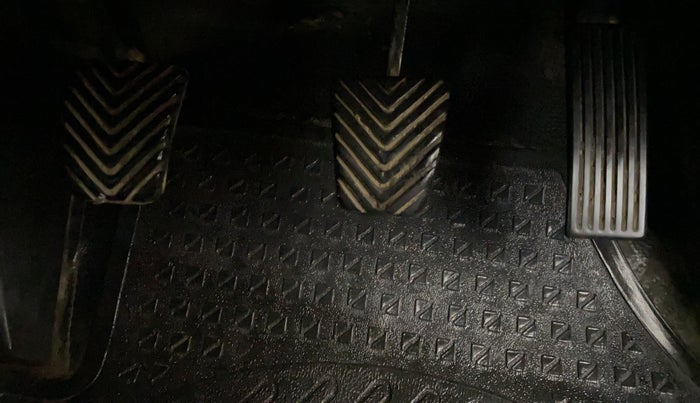 2013 Hyundai i20 MAGNA 1.2, CNG, Manual, 92,648 km, Pedals