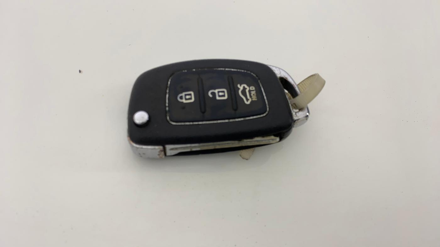 2013 Hyundai i20 MAGNA 1.2, CNG, Manual, 92,721 km, Key Close Up