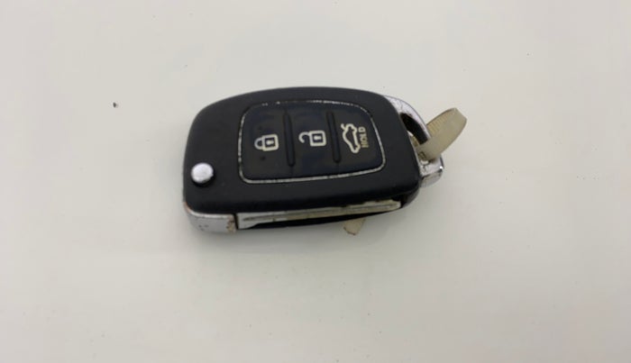 2013 Hyundai i20 MAGNA 1.2, CNG, Manual, 92,648 km, Key Close Up