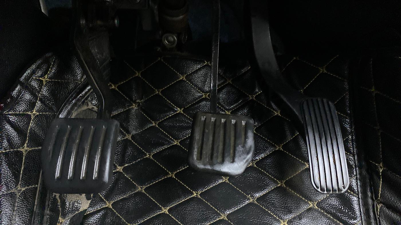 2019 Tata Harrier XZ 2.0L, Diesel, Manual, 87,923 km, Pedals