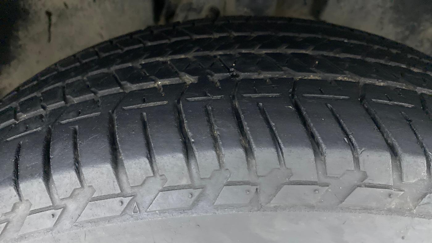 2019 Tata Harrier XZ 2.0L, Diesel, Manual, 87,923 km, Right Front Tyre Tread