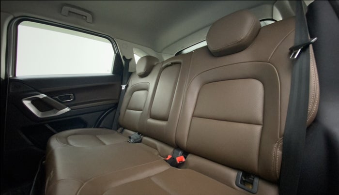 2019 Tata Harrier XZ 2.0L, Diesel, Manual, 87,923 km, Right Side Rear Door Cabin