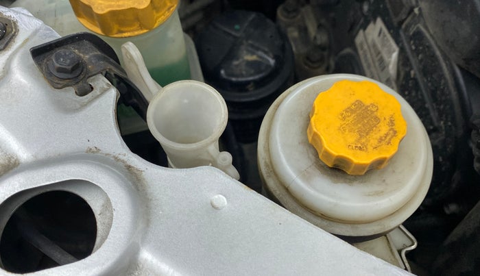 2019 Tata Harrier XZ 2.0L, Diesel, Manual, 87,923 km, Front windshield - Wiper bottle cap missing