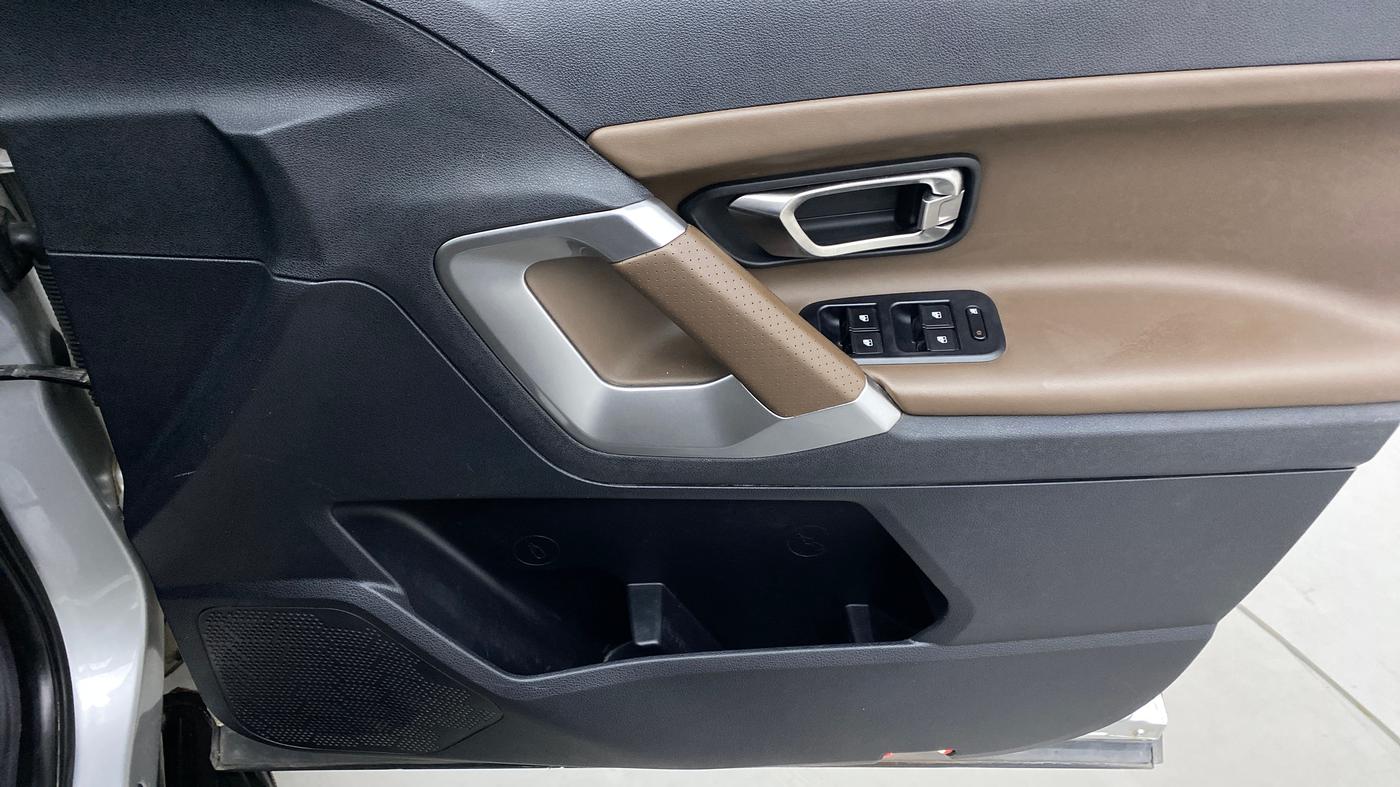 2019 Tata Harrier XZ 2.0L, Diesel, Manual, 87,923 km, Driver Side Door Panels Control