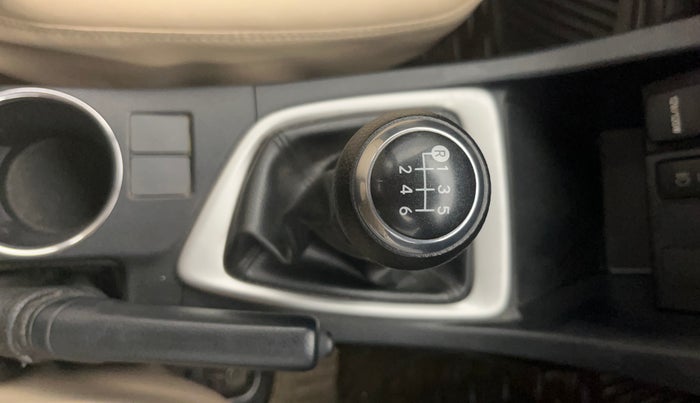 2014 Toyota Corolla Altis JS PETROL, Petrol, Manual, 1,06,047 km, Gear Lever