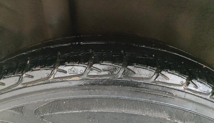 2013 Honda Amaze 1.2L I-VTEC S, Petrol, Manual, 39,447 km, Right Rear Tyre Tread