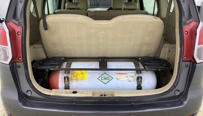 2015 Maruti Ertiga VXI CNG, CNG, Manual, 1,27,916 km, Boot Inside