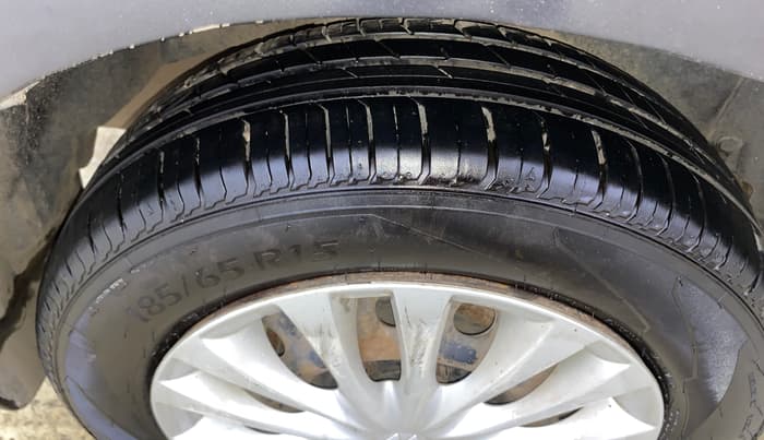 2015 Maruti Ertiga VXI CNG, CNG, Manual, 1,27,916 km, Right Rear Tyre Tread