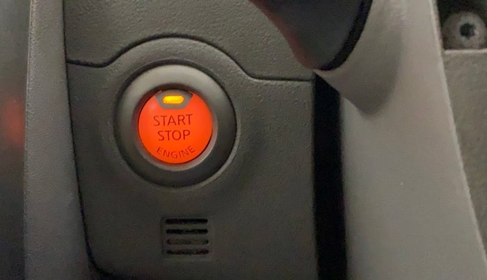 2015 Nissan Micra XV CVT, Petrol, Automatic, 32,664 km, Keyless Start/ Stop Button