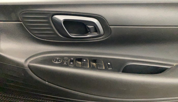 2022 Hyundai NEW I20 SPORTZ 1.2 MT, Petrol, Manual, 47,748 km, Driver Side Door Panels Control