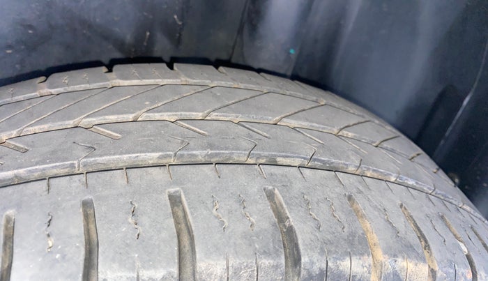 2019 Volkswagen Ameo TRENDLINE 1.0L, Petrol, Manual, 17,877 km, Left Rear Tyre Tread