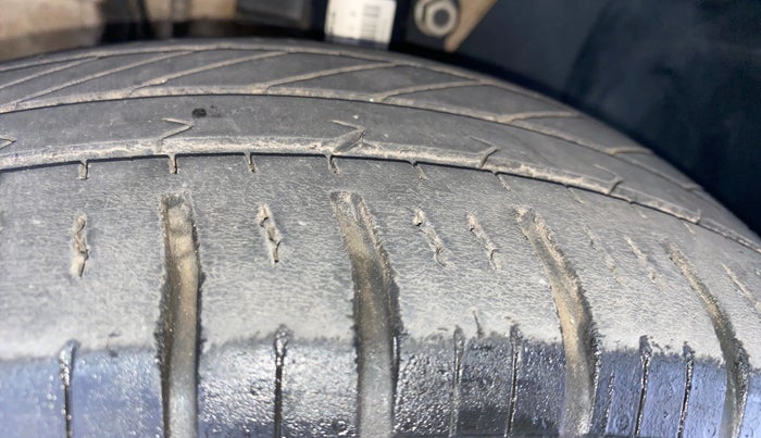2019 Volkswagen Ameo TRENDLINE 1.0L, Petrol, Manual, 17,877 km, Right Front Tyre Tread