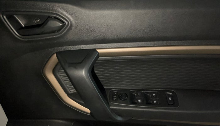 2022 Renault Kiger RXT MT, Petrol, Manual, 25,917 km, Driver Side Door Panels Control