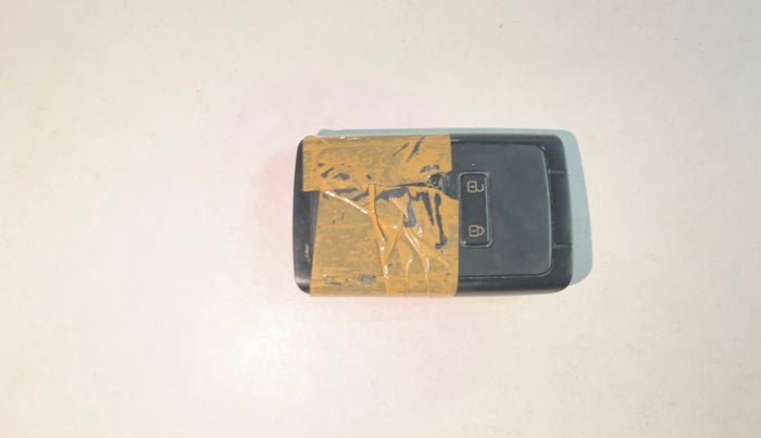 2022 Renault Kiger RXT MT, Petrol, Manual, 25,917 km, Key Close Up