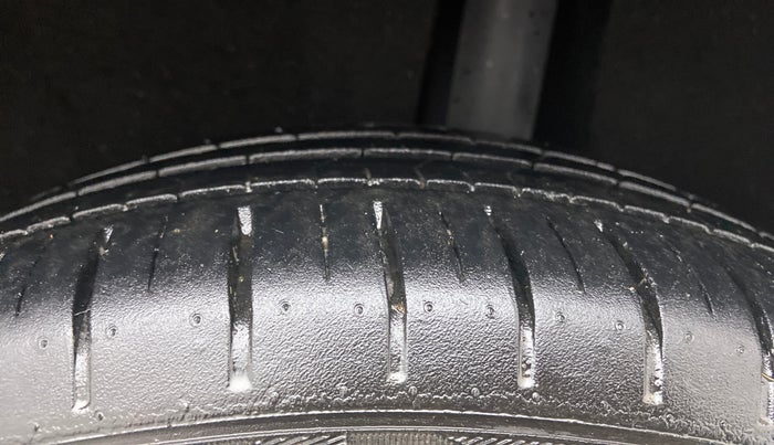 2019 Toyota Glanza V, Petrol, Manual, 28,839 km, Left Rear Tyre Tread