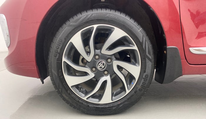 2019 Toyota Glanza V, Petrol, Manual, 28,839 km, Left Front Wheel