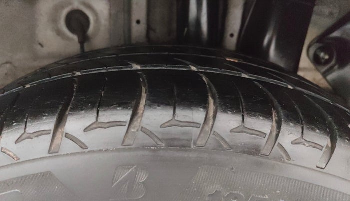 2019 Hyundai Elite i20 ASTA 1.2 (O), Petrol, Manual, 1,14,911 km, Left Rear Tyre Tread